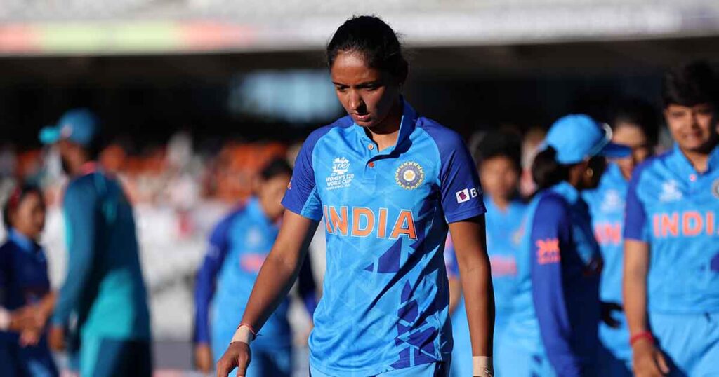 Harmanpreet Kaurs Stump Smashing Incident A Reflection on Sportsmanship and Leadership in Cricket