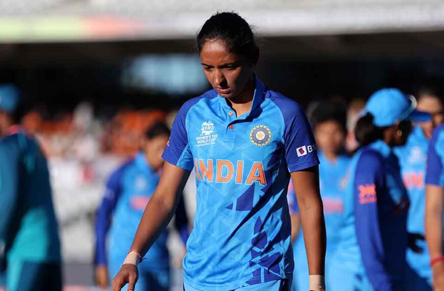 Harmanpreet Kaurs Stump Smashing Incident A Reflection on Sportsmanship and Leadership in Cricket