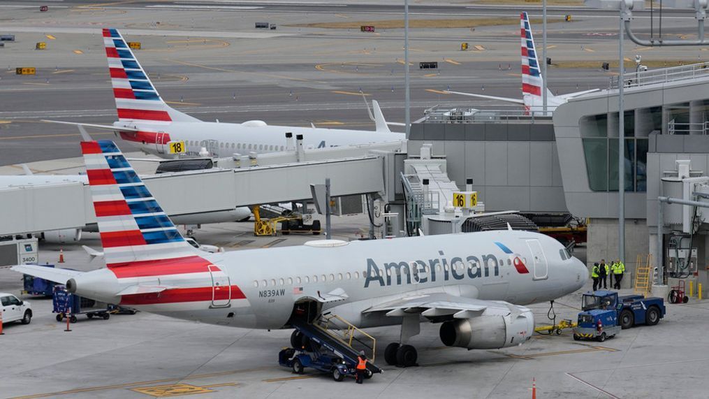 American Airlines Resumes Flights Ahead of Christmas Rush